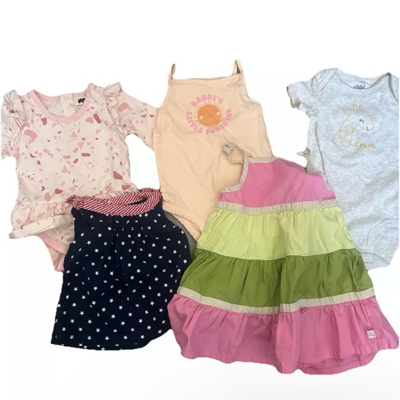 Baby Girl Lot Of 5 Bodysuits Dresses Size 6-9 Months - Picture 1 of 6